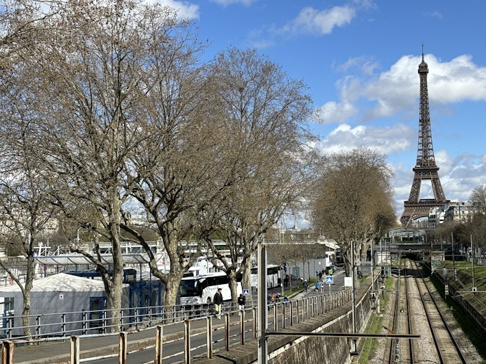 D-Day river cruises all start and end in Paris