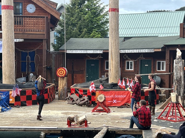 Captain Kate McCue and Celebrity Cruises president Laura Hodges Bethge axe throwing in Ketchikan (Photo: Chris Gray Faust)