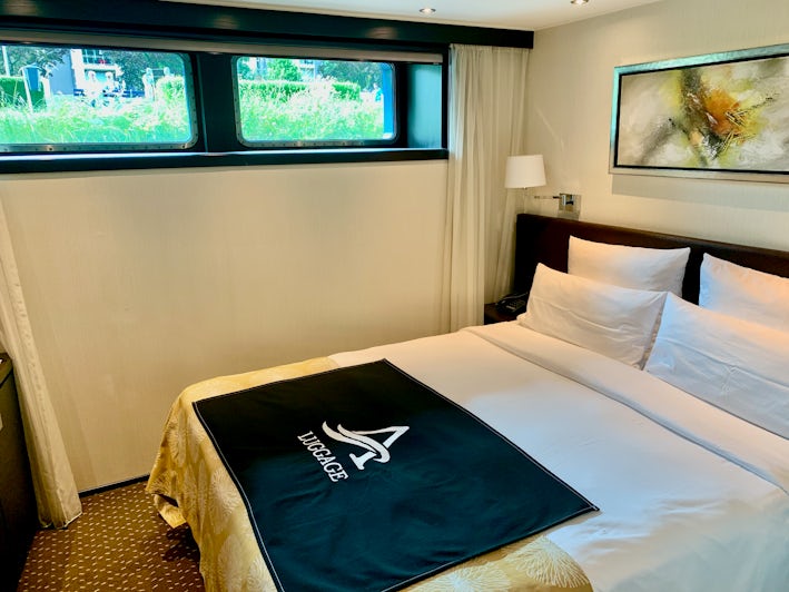 Deluxe Stateroom on Avalon Imagery II