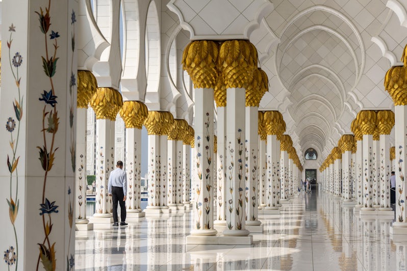 Sheikh Zayed Grand Mosque has features of classical Moorish and Arab design (Photo: Aaron Saunders)