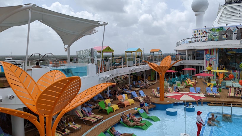 Relaxing at the Pool Deck aboard Odyssey Of The Seas. (Photo: Colleen McDaniel)