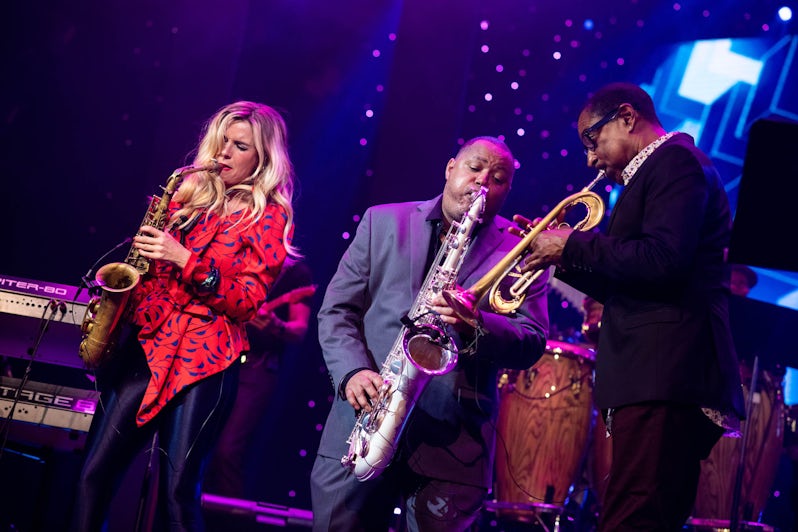 Najee and Candy Dulfer performing on The Smooth Jazz Cruise
