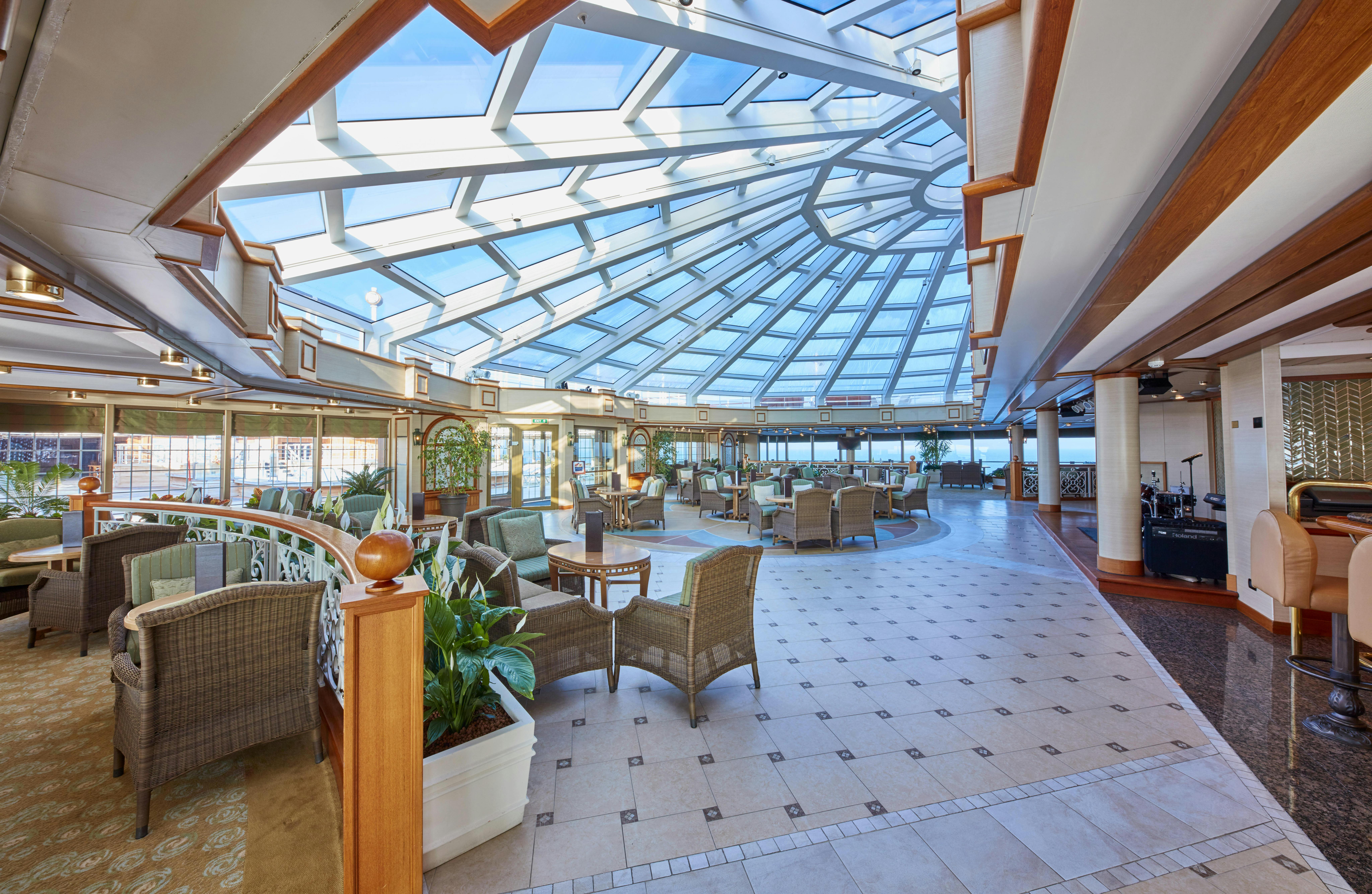 A grand entrance fit for a queen 👑😉 Thank you to Cunarder of the week  twoguysonaship on Instagram for this wonderful capture of the Britannia  Dining Room on Queen Elizabeth. #Cunard #LuxuryTravel #, image size:2048x1335