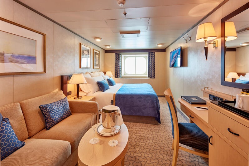 Outside Stateroom Cabin on Queen Victoria (Photo: Cunard Line)