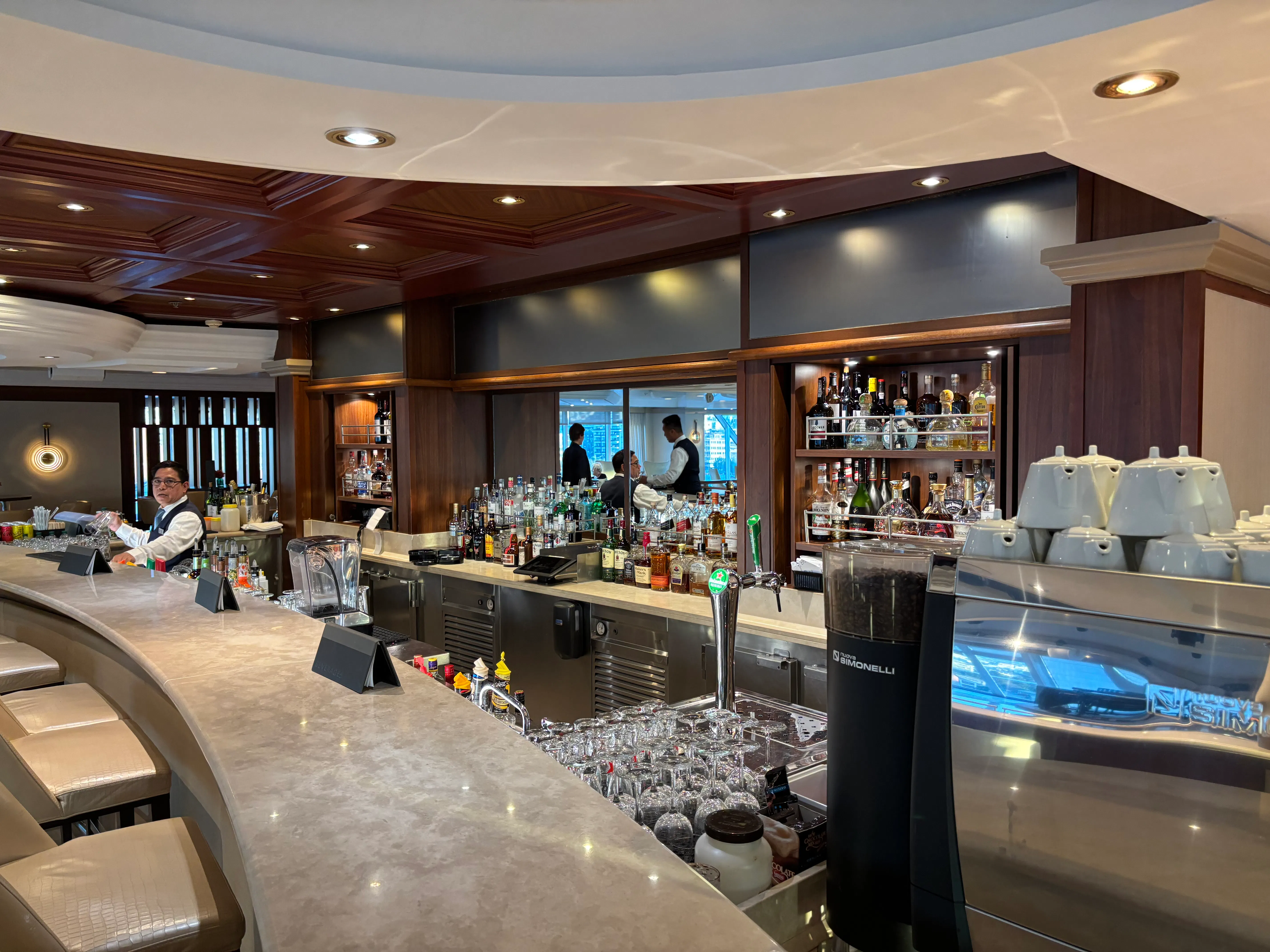 Azamara Onward Activities & Entertainment | Editor's Review