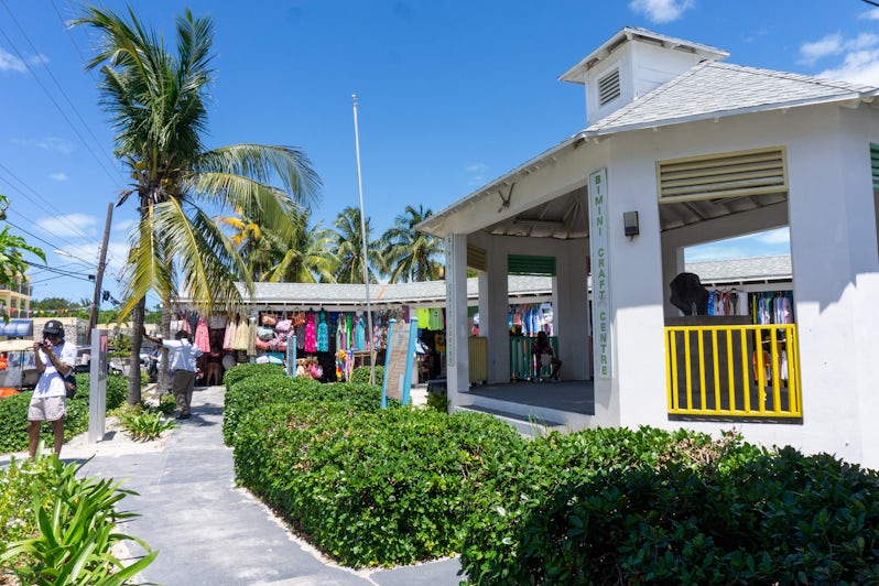 Bimini's market also has a bust of Dr. Martin Luther King, Jr., in the gazebo at right (Photo: Aaron Saunders)