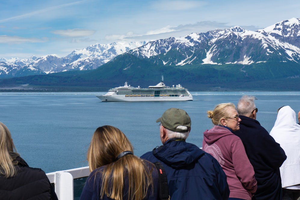 A cruise ship near Hubbard Glacier, Alaska (Photo: Aaron Saunders)