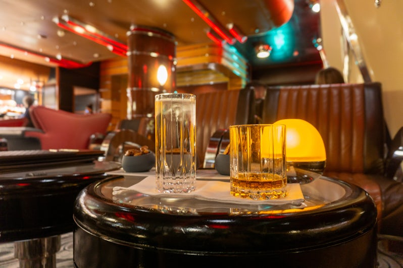 Disney Wonder's Cadillac Lounge is the place to be for vintage scotch and bourbon (Photo: Aaron Saunders)