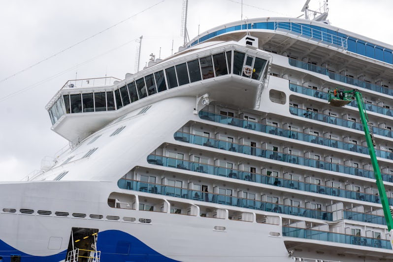 The navigation bridge aboard Majestic Princess features an extended forward partition for better visibility (Photo: Aaron Saunders)