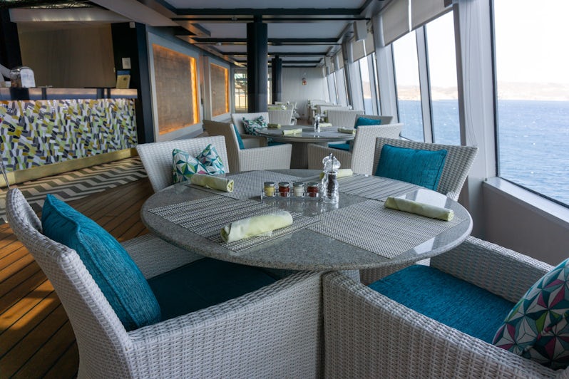 Casual bites can be found at Taste aboard Crystal Symphony (Photo: Aaron Saunders)