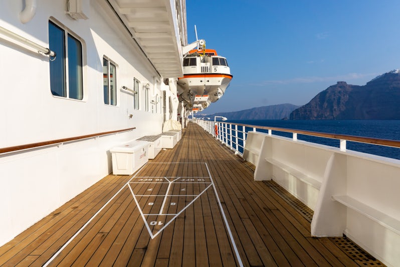 The spacious Promenade Deck aboard Crystal Symphony (Photo: Aaron Saunders)