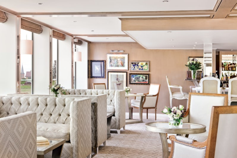 Blue Danube Lounge on Uniworld's River Duchess (Photo: Uniworld)