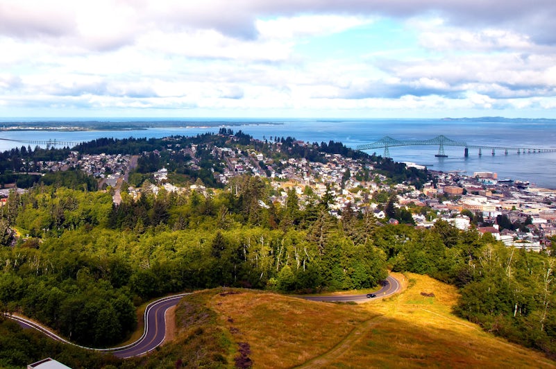 Astoria, Oregon and the Columbia River (Photo: Sharon Eisenzopf/Shutterstock)