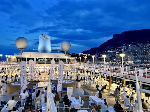 7 Cruise theme nights you need to know about