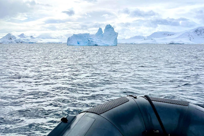 Zodiac ride on Atlas Ocean Voyages' World Traveller in Antarctica (Photo/Gwen Pratesi)