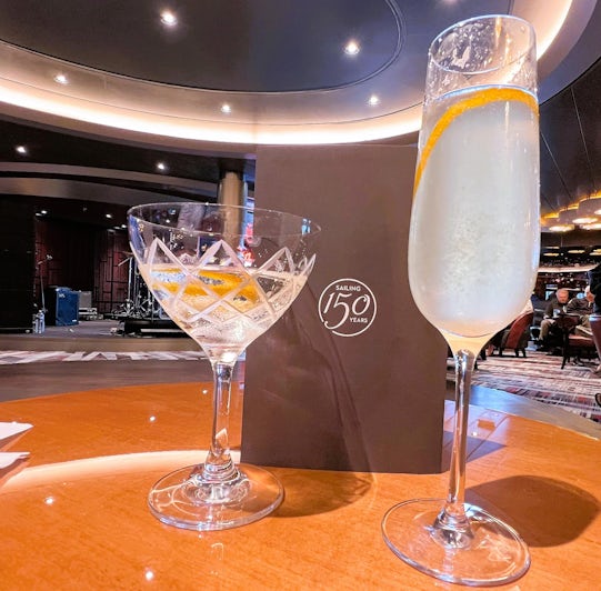 150th Anniversary crossing Throwback Drinks at throwback prices on HAL (Photo: Harriet Baskas)
