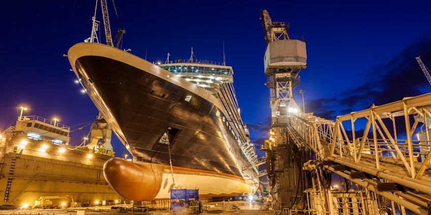 Ship in dry dock, Bahamas (Photo: emperorcosar/Shutterstock)