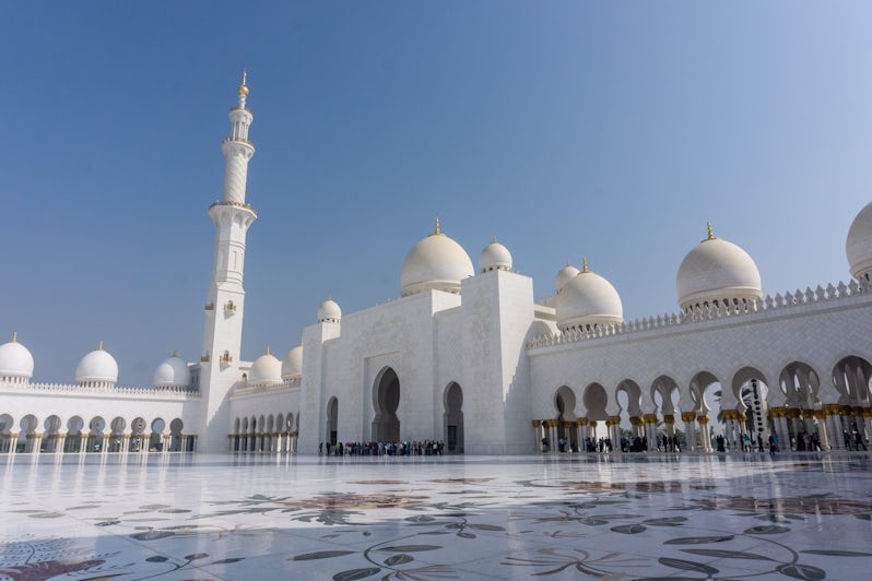 Sheikh Zayed Grand Mosque, Abu Dhabi (Photo: Aaron Saunders)