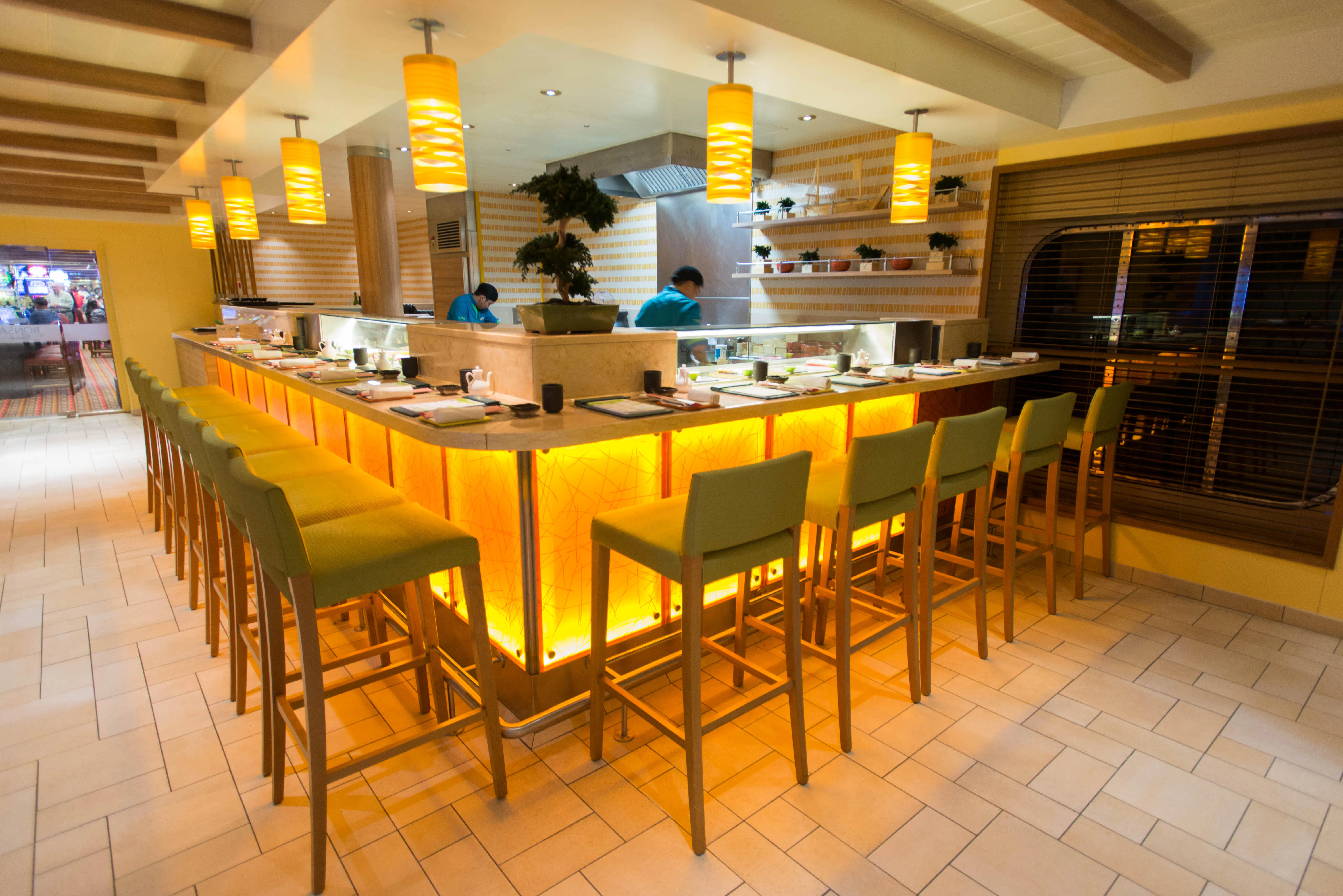Carnival Pride Dining & Food | Editor's Review