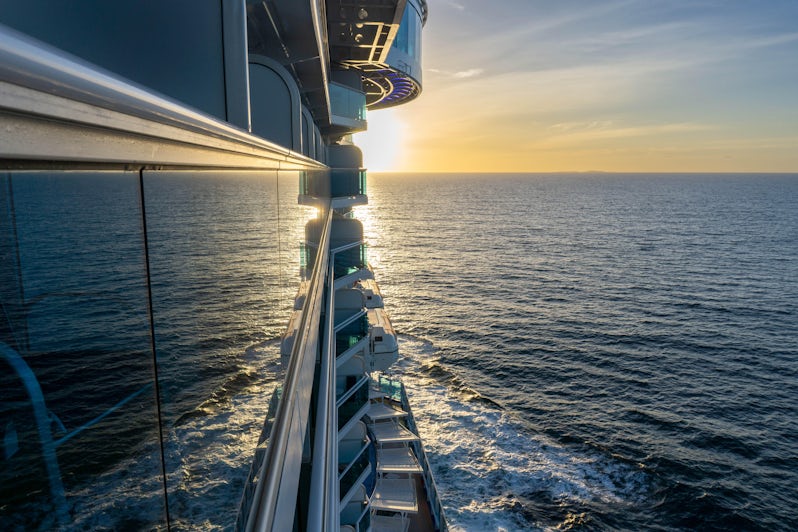 Sunset cruising the Pacific Ocean aboard Discovery Princess (Photo: Aaron Saunders)