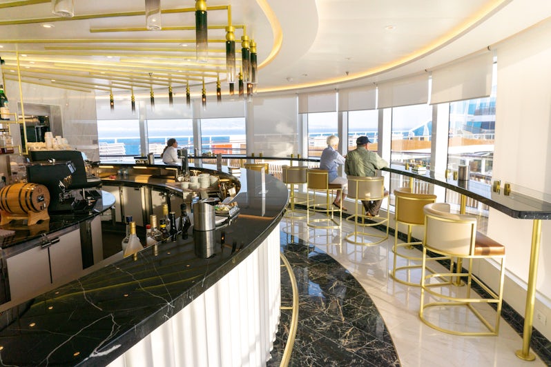 Baristas Coffee Bar on Deck 14 even includes a dedicated bakery (Photo: Aaron Saunders)
