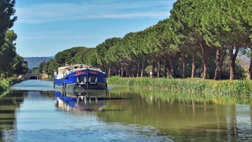 The Enchante by European Waterways in Canal du Midi (Photo: European Waterways)