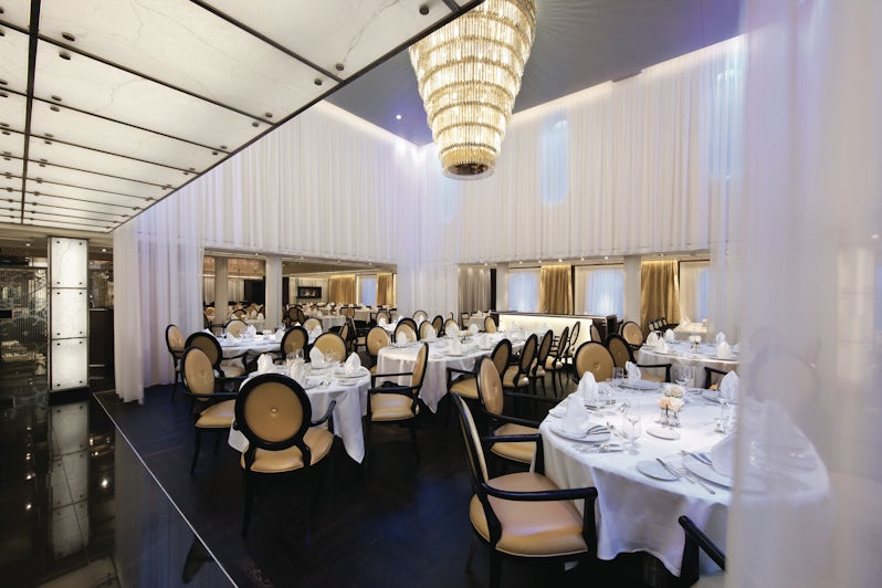 A dining room on Seabourn Sojourn. (Photo: Cruise Critic)