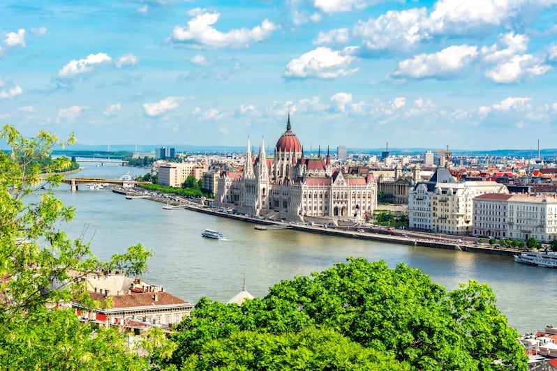 The Hungarian Parliament Building and the Danube River, Hungary (Photo: Mistervlad/Shutterstock)