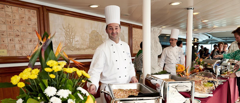 Chef staff in one of Princess's dining rooms (Photo: Princess Cruises)