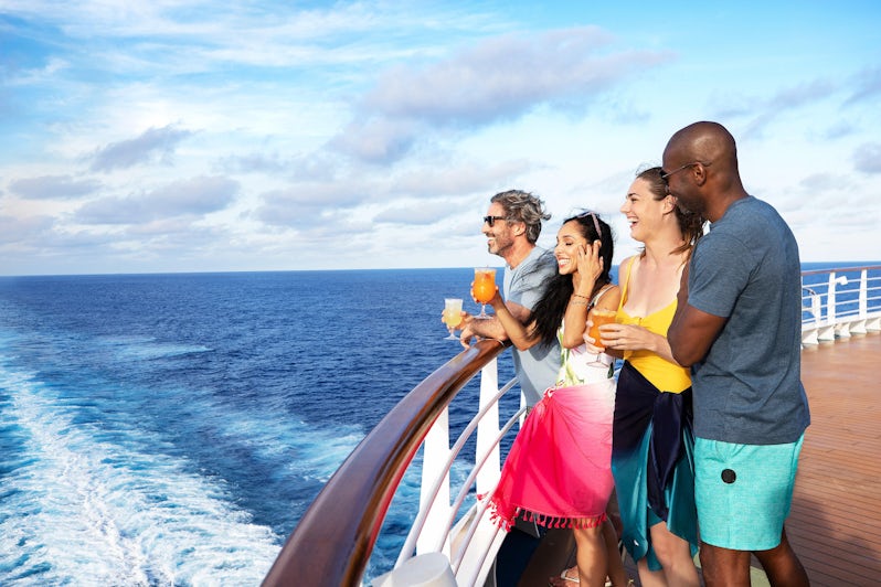 Passengers Enjoying Their Vacation (Photo: Carnival Cruise Line)
