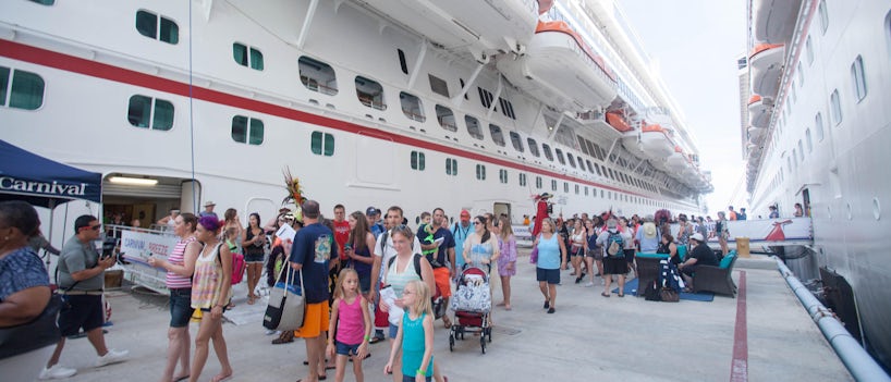 What to Expect on a Cruise: Getting Off the Ship (Photo: Cruise Critic)