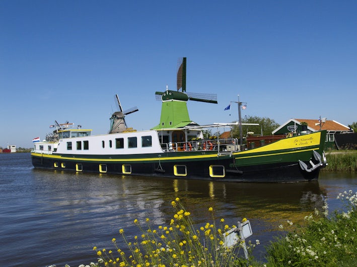 European Waterways' La Nouvelle Etoile in the Netherlands (Photo: European Waterways)