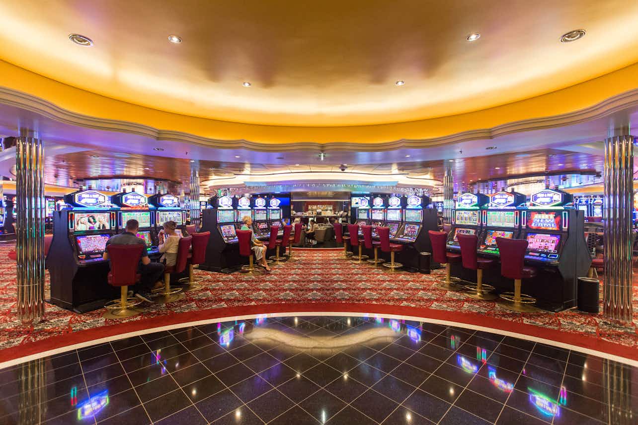 Casinos at Sea: Win Big with Free Cruises and Perks From Cruise Ship Play