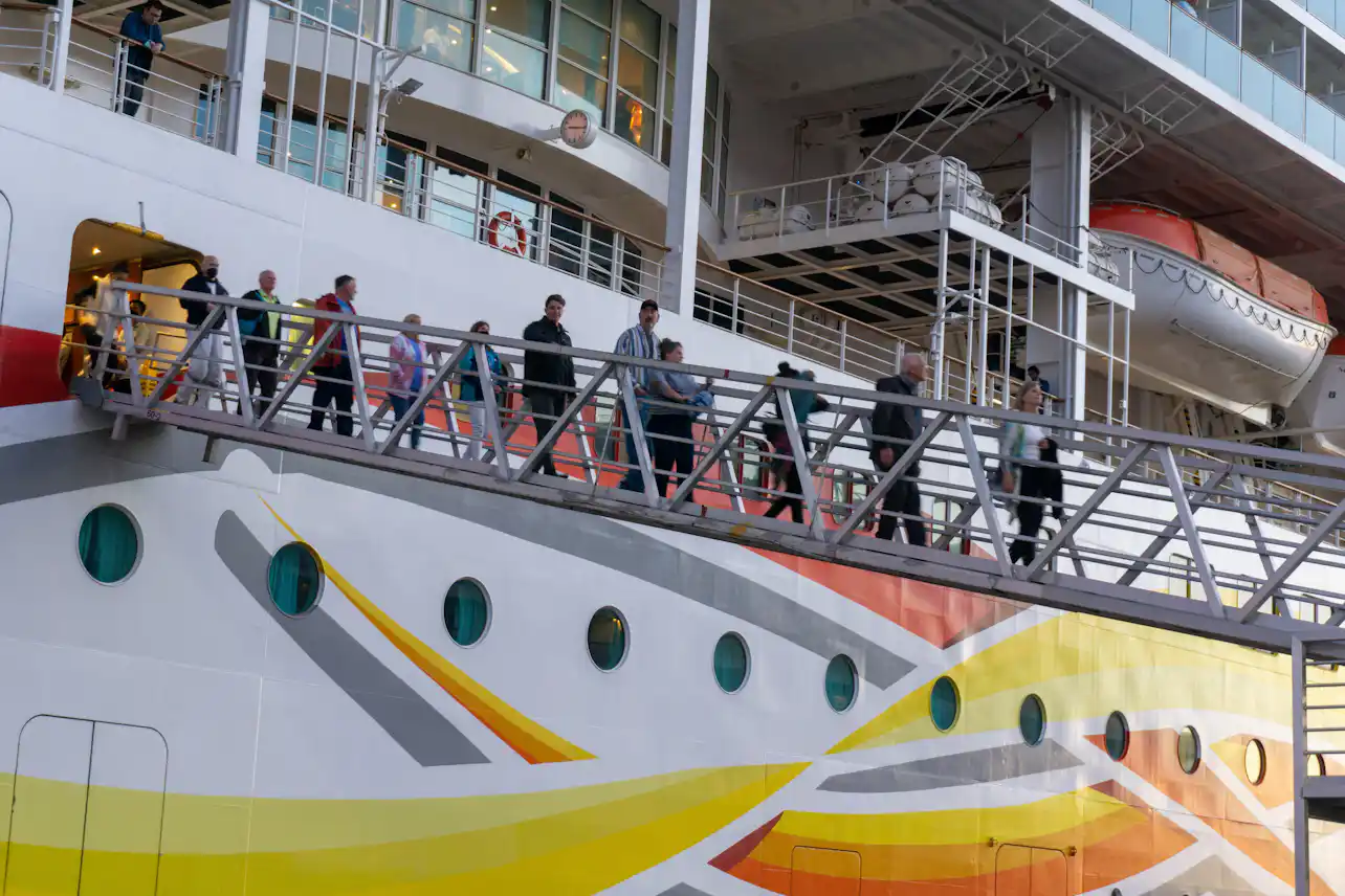 What to Expect on a Cruise: How to Disembark the Ship