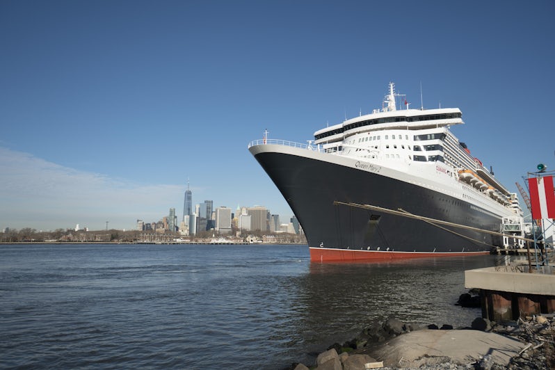 Queen Mary 2 alongside in Brooklyn, with Manhattan in the background (Photo: Kyle Valenta)
