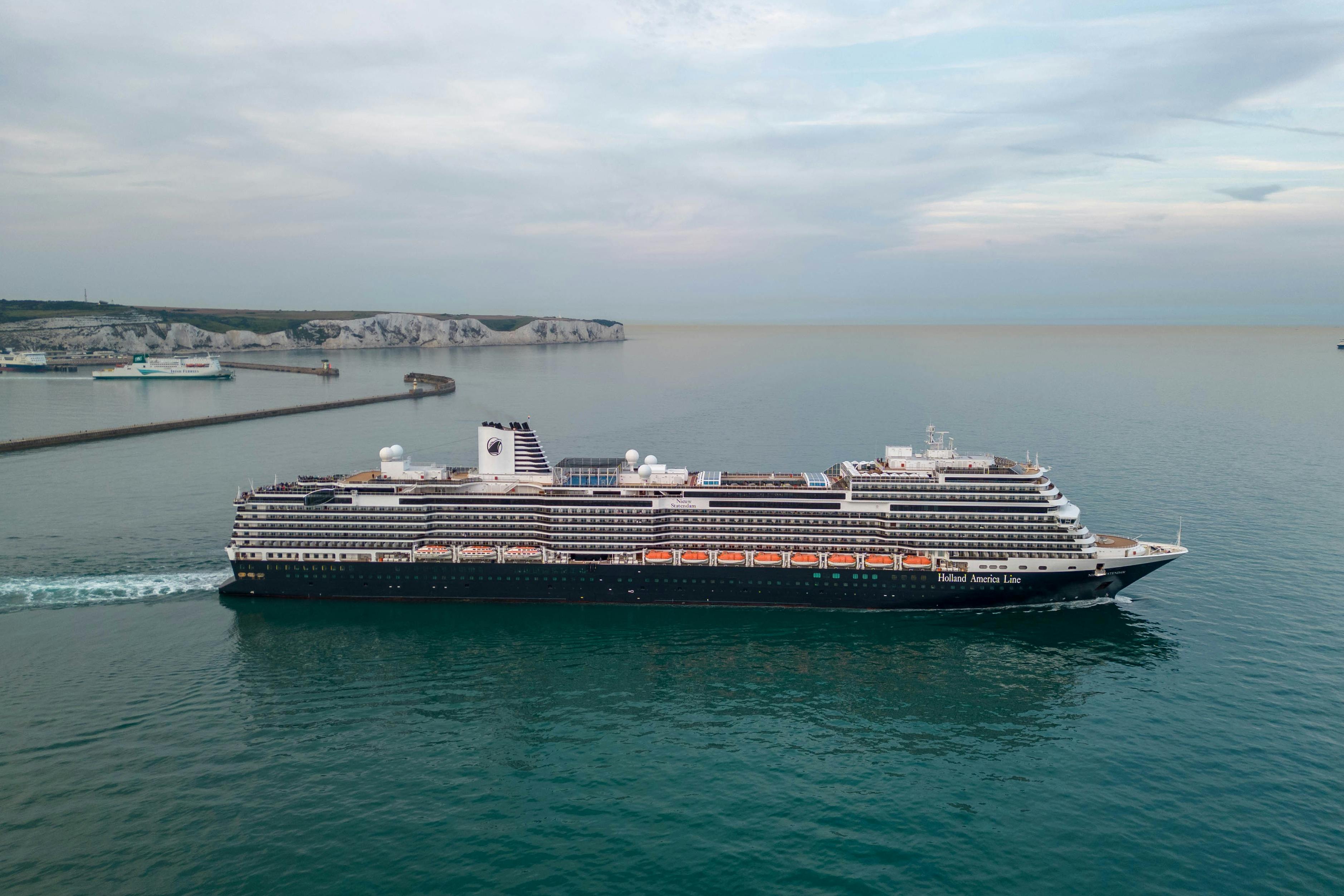 5 Reasons Disney Cruise Line is Perfect For a Multi Family Vacation - The  Enchanted Traveler, image size:2017x1345