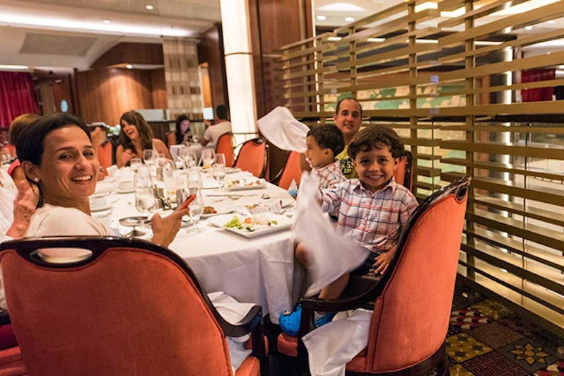 Family dining at Silk on Oasis of the Seas