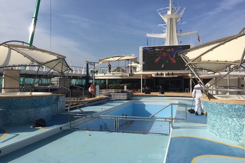 Pool deck movie screen on TUI Discovery