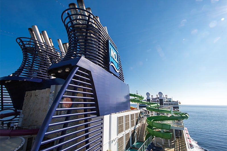 Norwegian Epic funnel and waterpark