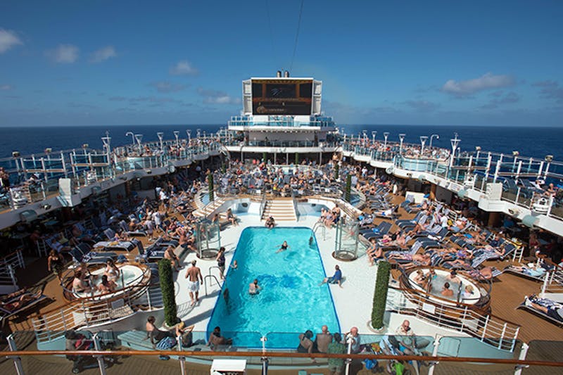 do all cruise ships have a lido deck