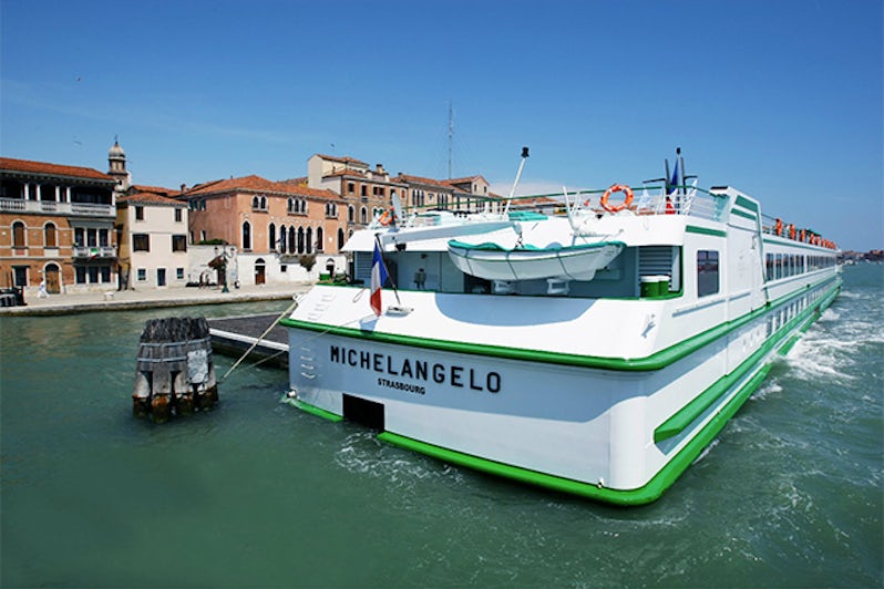 CroisiEurope's MS Michelangelo cruises the Po River.