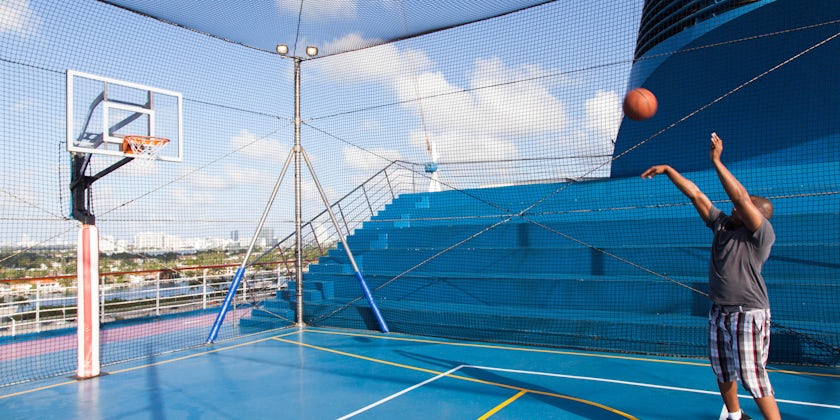 Many large cruise ships have basketball courts on board (Photo: Cruise Critic)