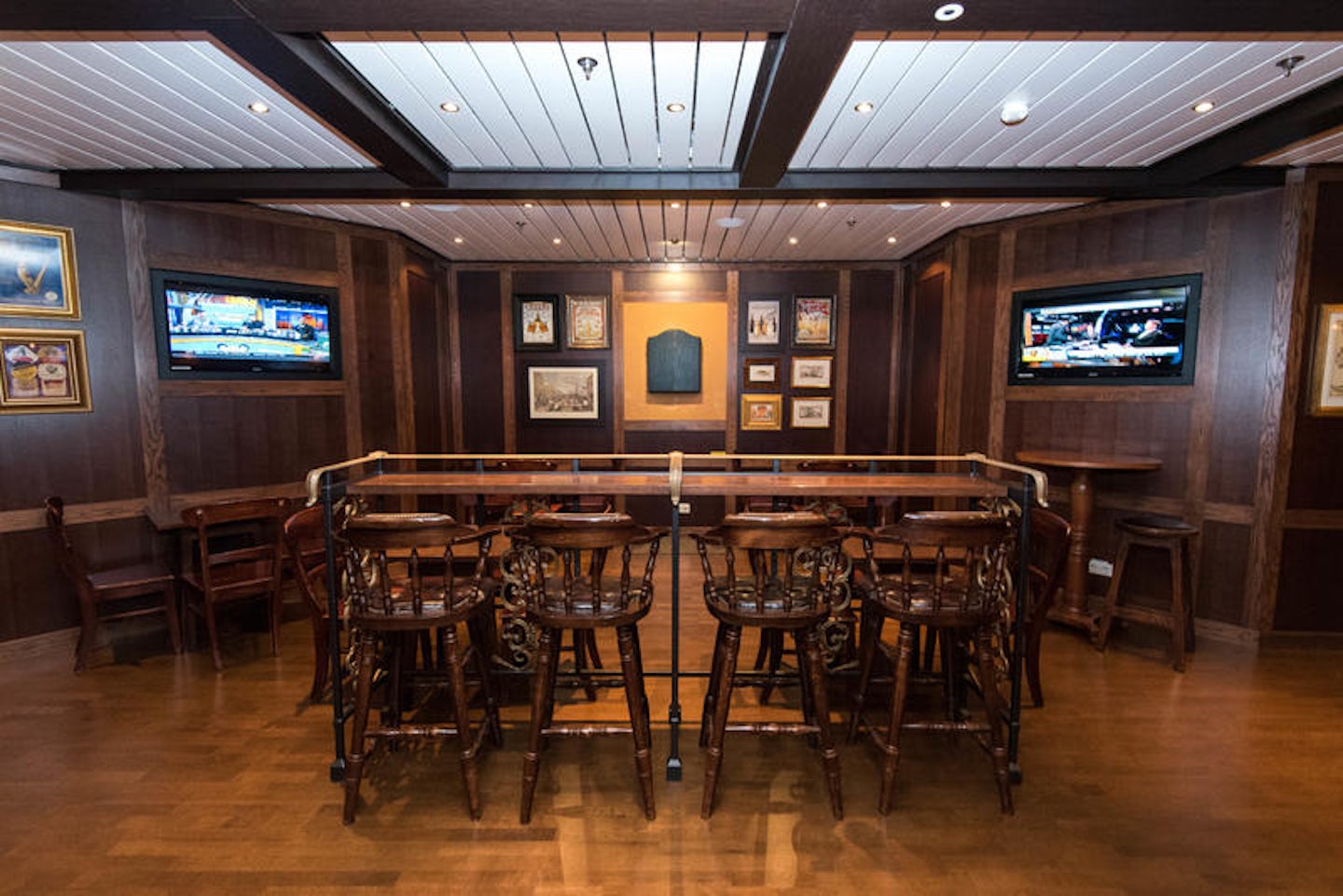 King & Country Pub on Brilliance of the Seas