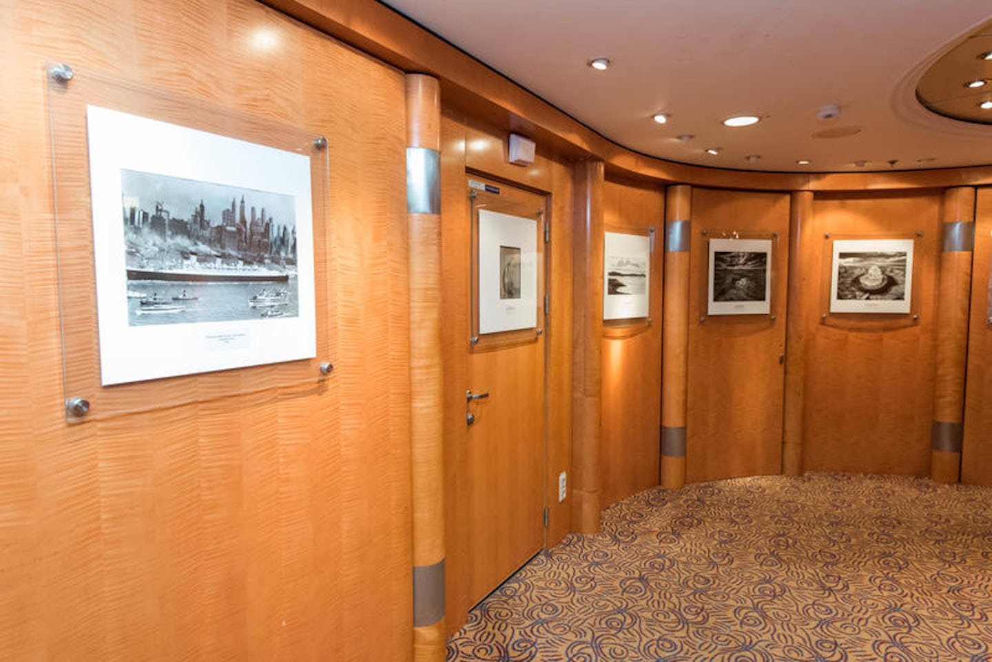 Art & Photo Gallery on Brilliance of the Seas