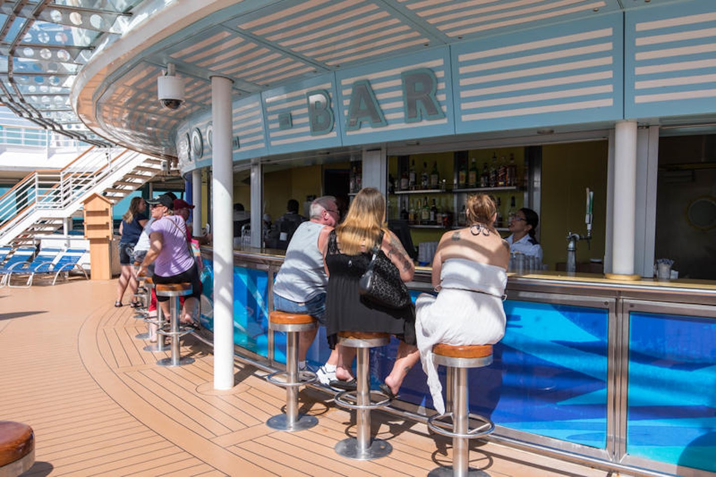 Pool Bar on Brilliance of the Seas