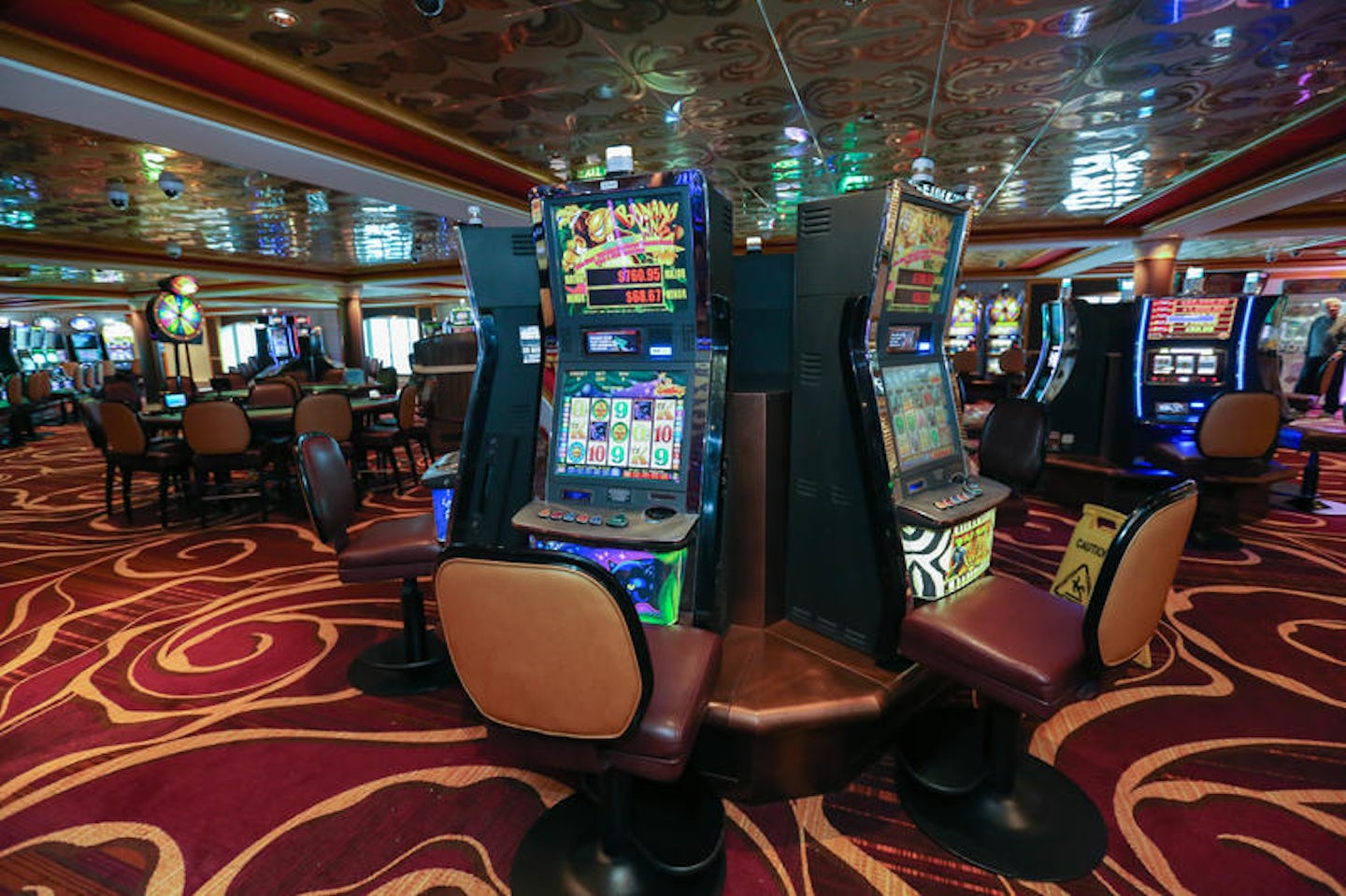 Gem Club Casino on Norwegian Gem Cruise Ship - Cruise Critic