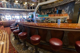 Renaissance Lobby Bar