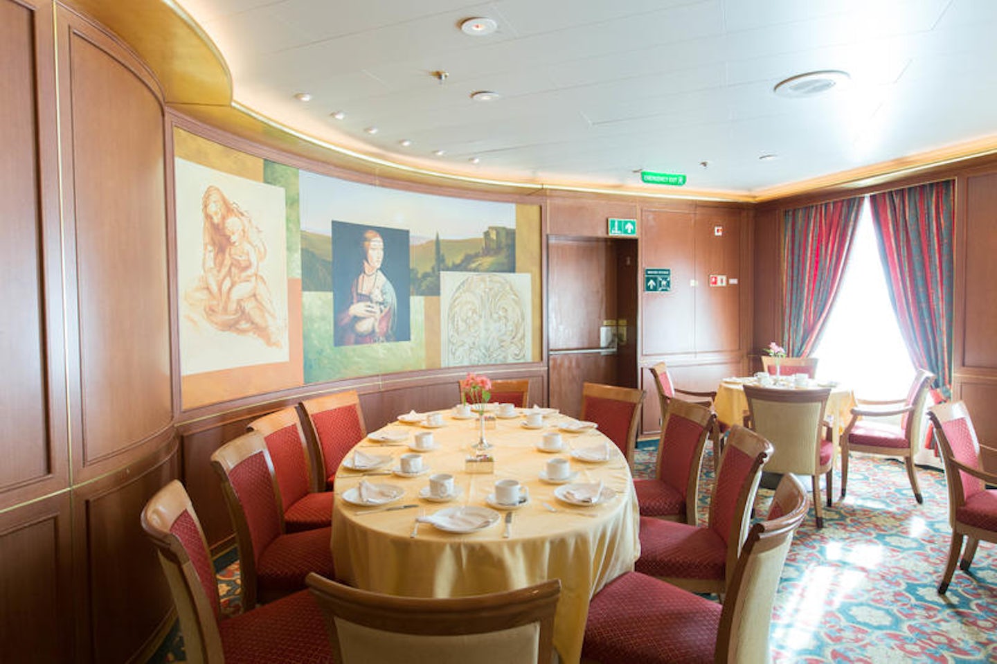 Da Vinci Dining Room on Crown Princess