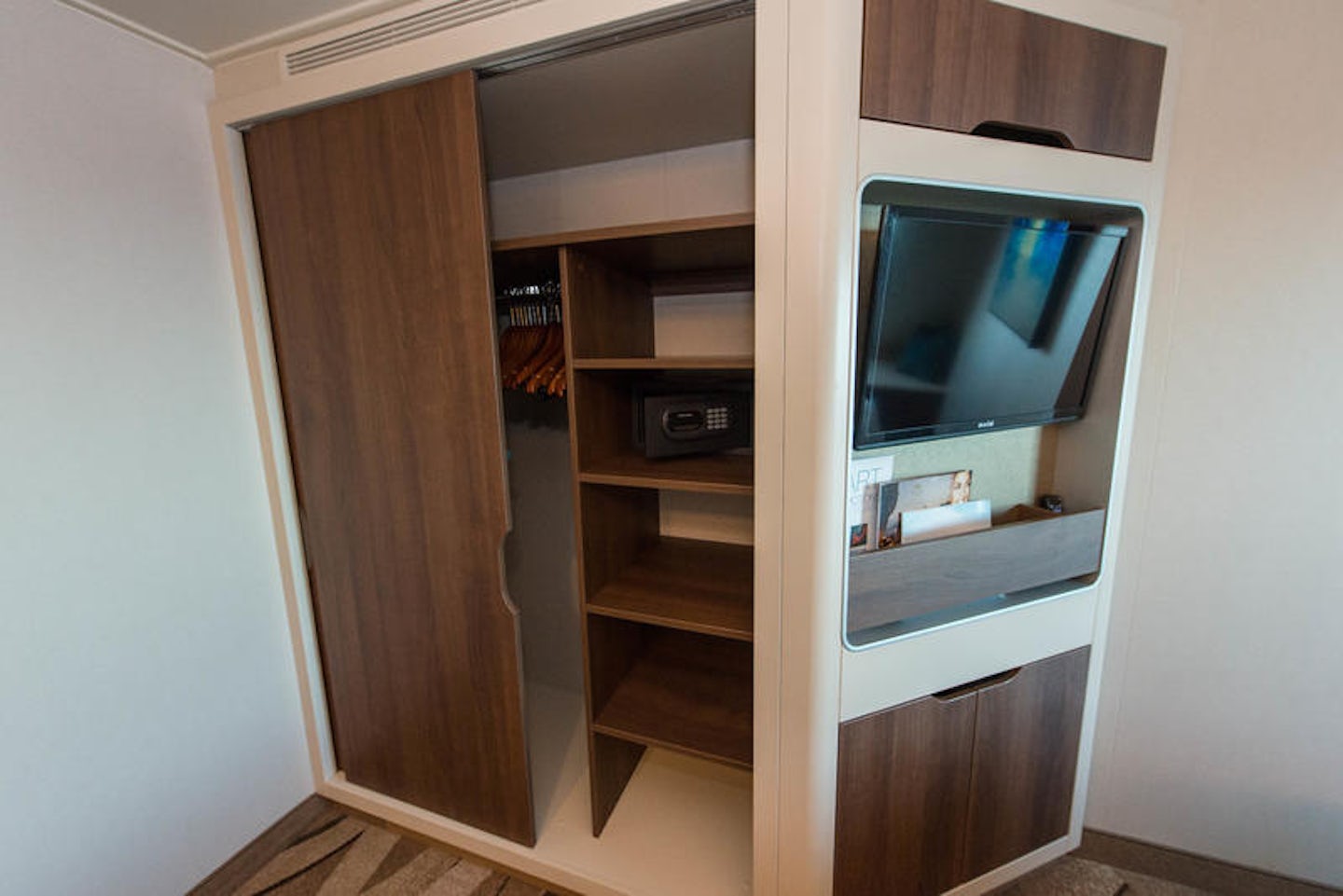 The Large Oceanview Cabin on Norwegian Escape