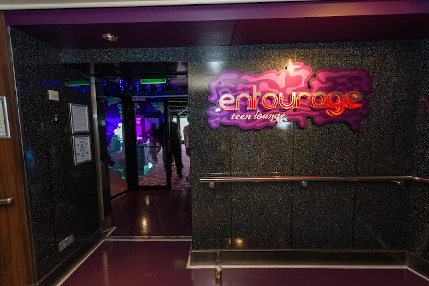 Entourage Teen Lounge on Norwegian Escape